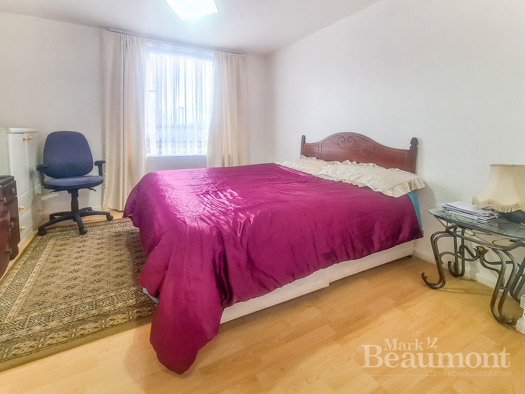 4 bed town house for sale in College Park Close, London  - Property Image 8
