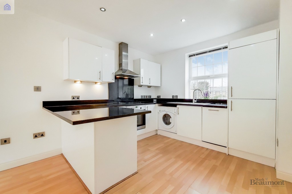 2 bed end of terrace house for sale in Campshill Road, Lewisham 3