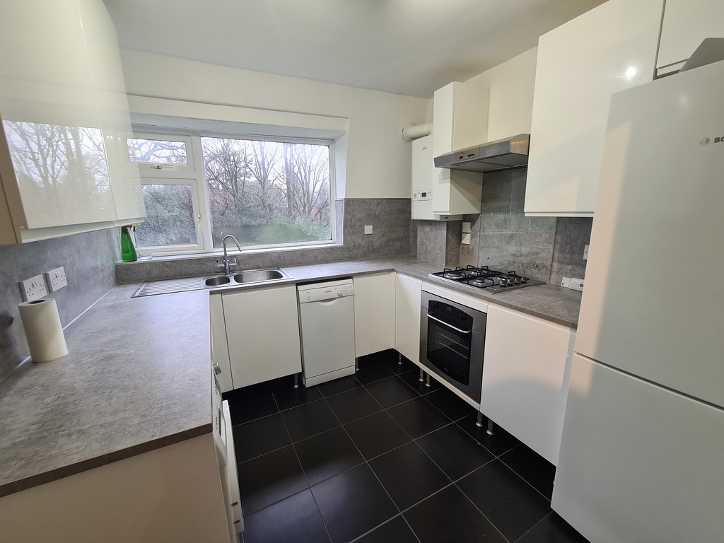 2 bed flat to rent in Southend Road, Beckenham  - Property Image 1