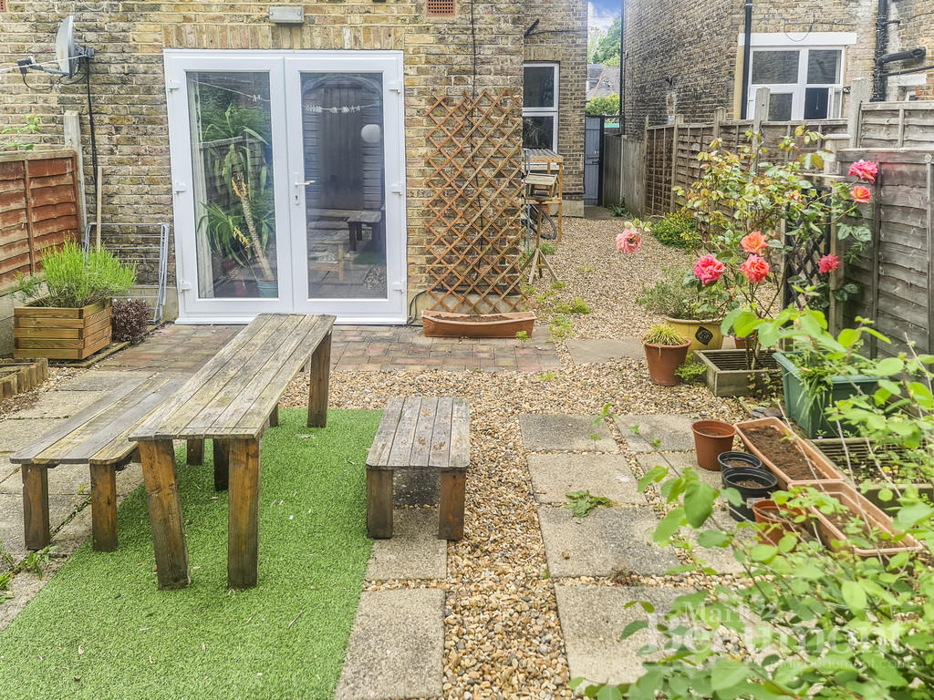 2 bed ground floor flat for sale in Fordyce Road, London 5