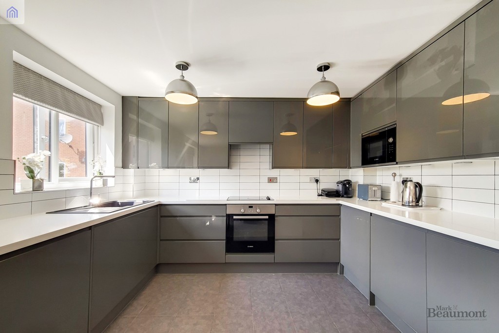 2 bed flat for sale in Armoury Road, London  - Property Image 3
