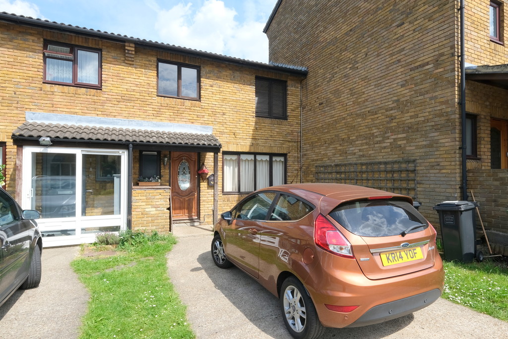 3 Bedroom mid terrace house. Tucked away in a cul-de-sac off of Winn Road. This house is a 'fixer upper', but offers great potential. 3 Bedrooms. Front and Back Garden. Off street parking. Freehold.