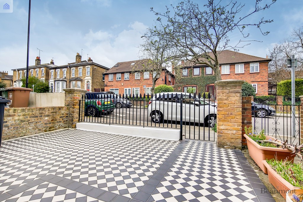 4 bed terraced house for sale in Wisteria Road, London 10