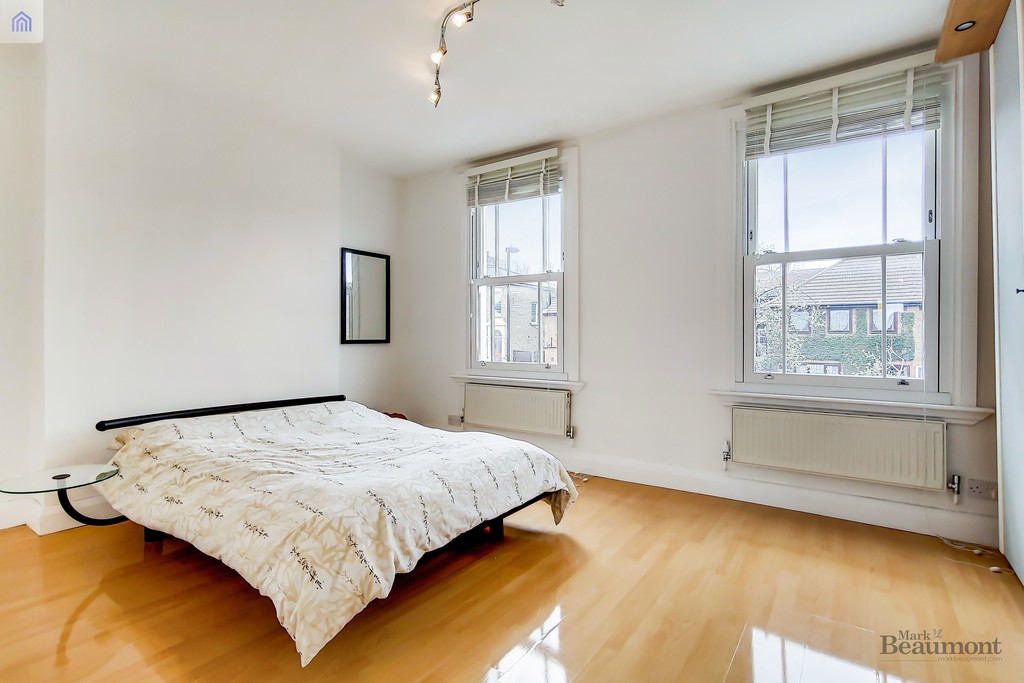 4 bed terraced house for sale in Wisteria Road, London  - Property Image 5