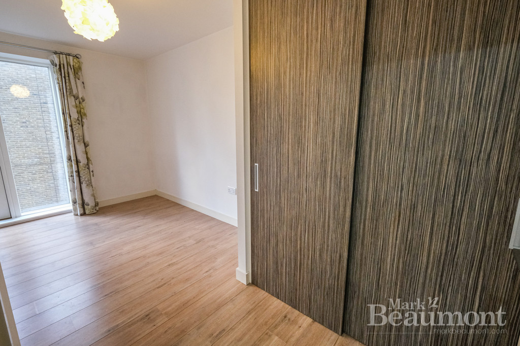 1 bed apartment for sale in Augustine House, London 6