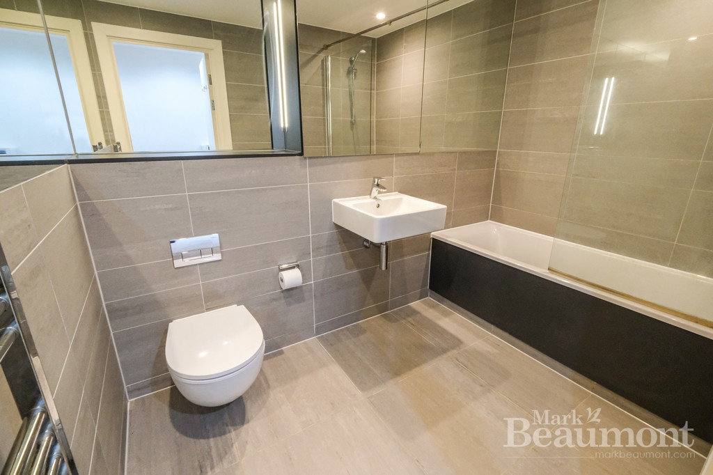 1 bed apartment for sale in Augustine House, London  - Property Image 8