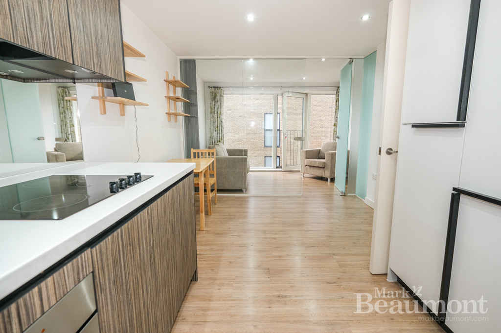 1 bed apartment for sale in Augustine House, London 2