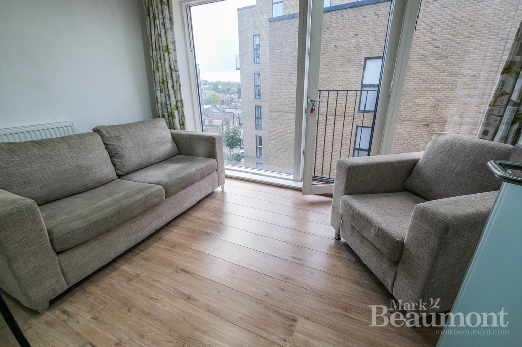 1 bed apartment for sale in Augustine House, London 3