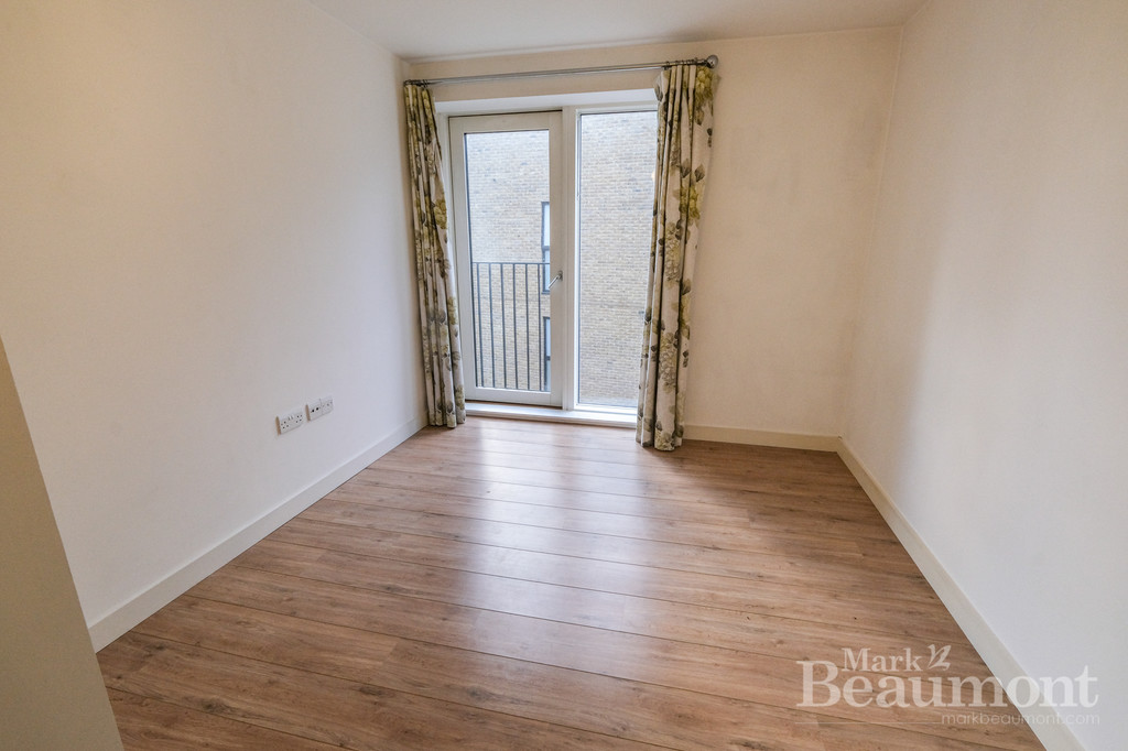 1 bed apartment for sale in Augustine House, London 5