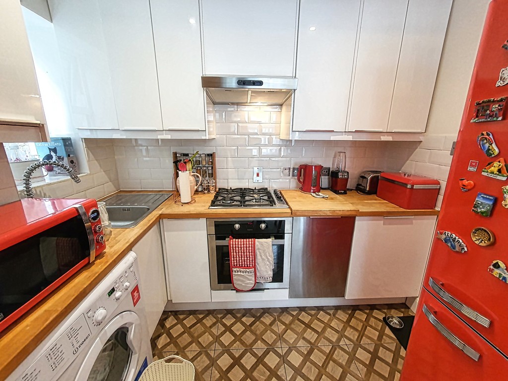 1 bed flat for sale in Limes Grove, London 4