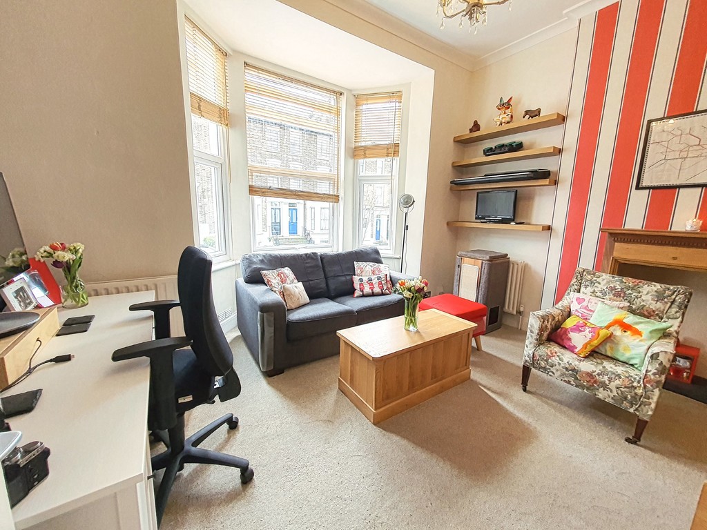 1 bed flat for sale in Limes Grove, London 2
