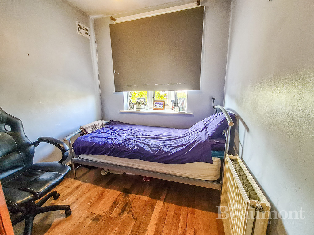3 bed semi-detached house for sale in College Park Close, London  - Property Image 10