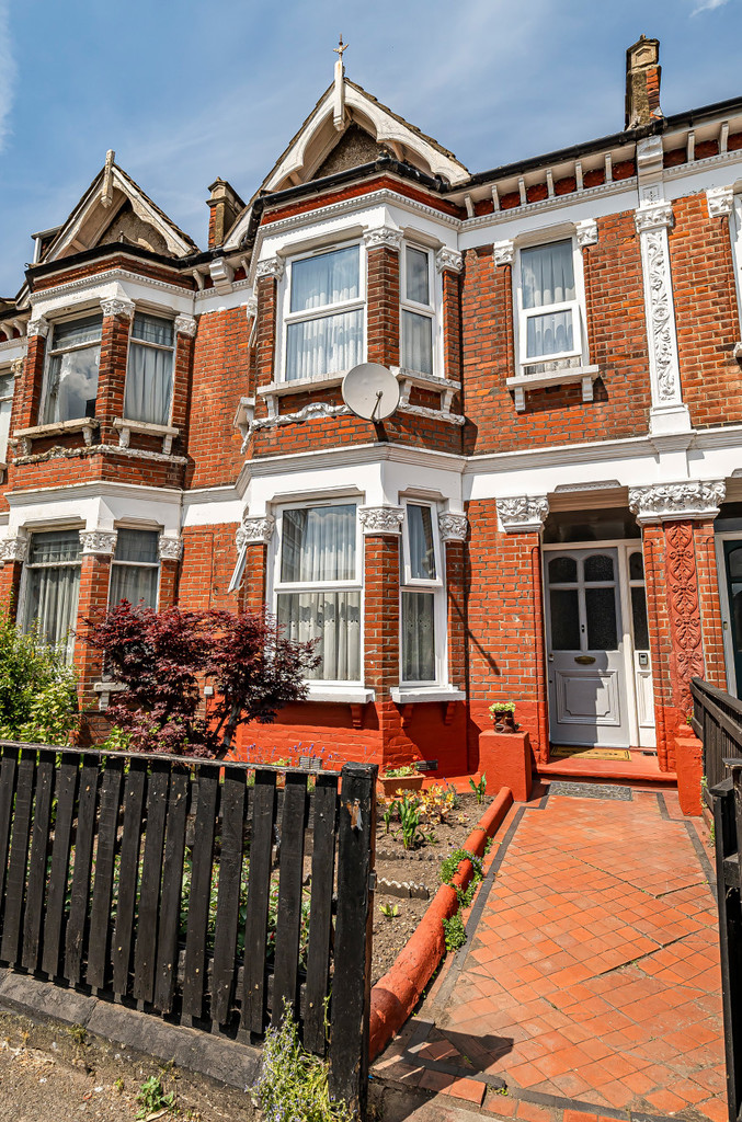 A substantial period home with three bedrooms, three reception rooms.  Spotless Condition.  Located in a quiet residential street, supurb for Lewisham Mainline Station and the DLR. No chain.