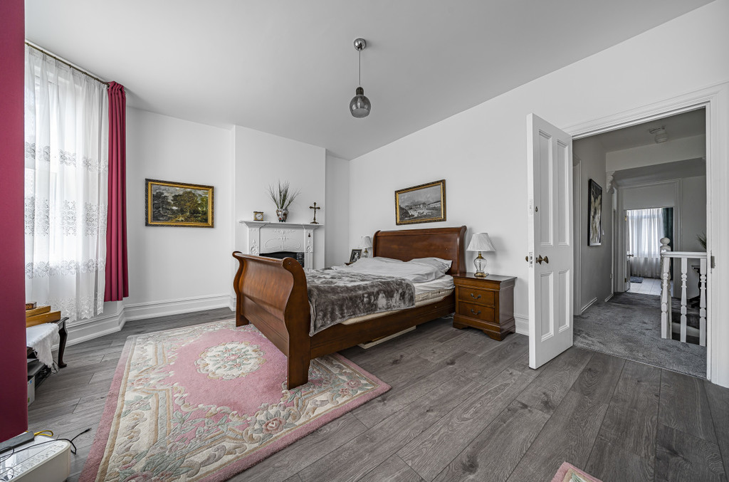 3 bed terraced house for sale in Limes Grove, London  - Property Image 8