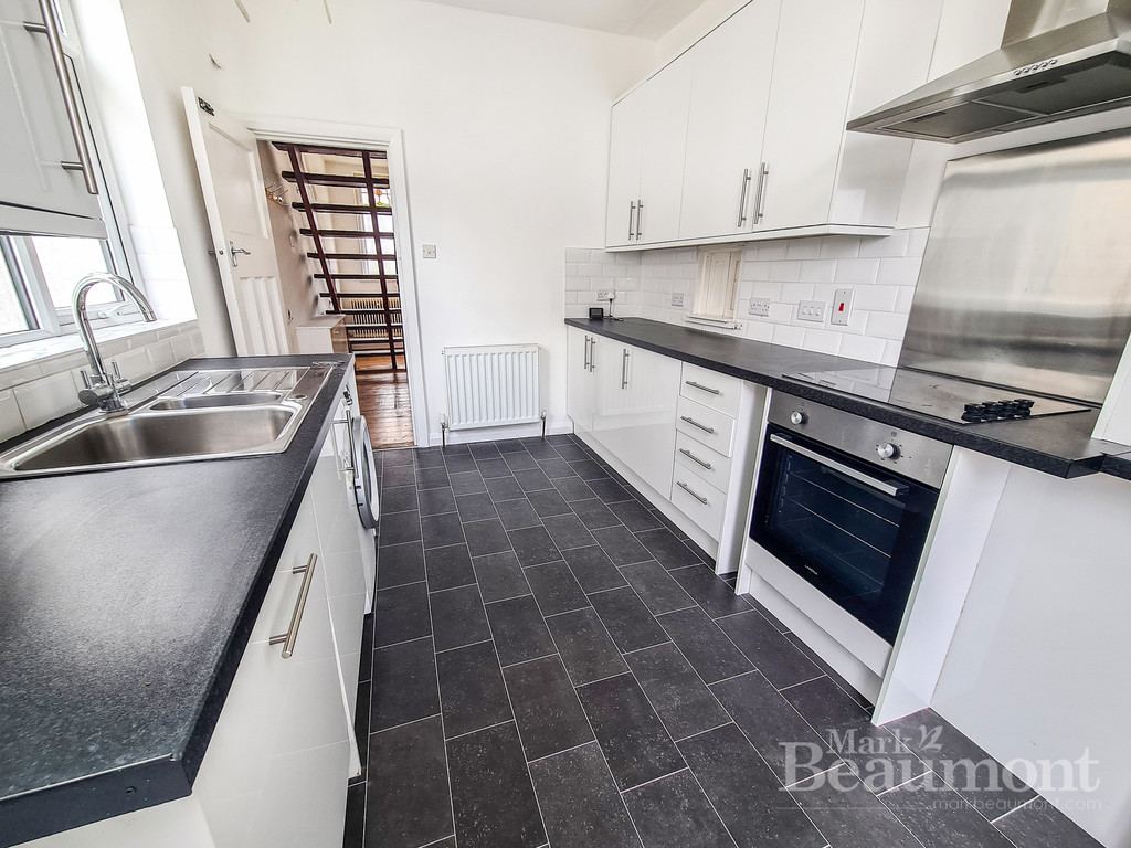 3 bed semi-detached house for sale in College Park Close, London  - Property Image 7