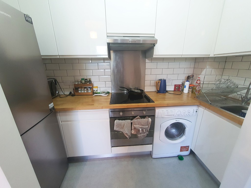 1 bed flat to rent in Ryecroft Road, London 2