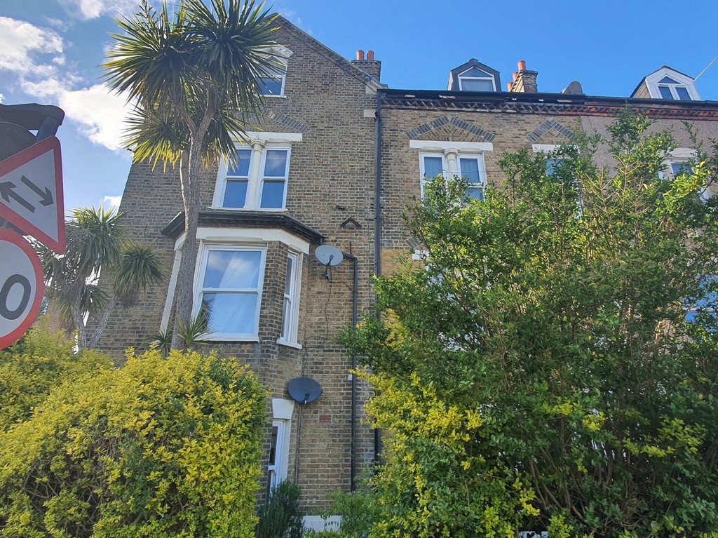 1 bed flat to rent in Ryecroft Road, London 0