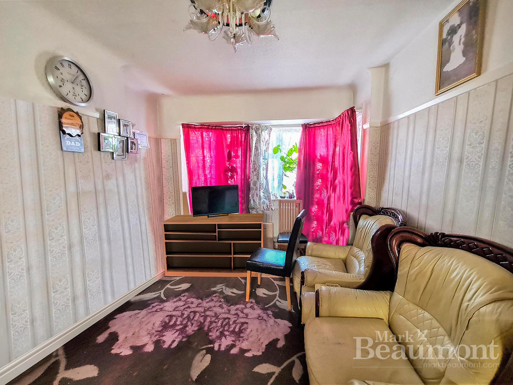 4 bed terraced house for sale in Longhill Road, London  - Property Image 5