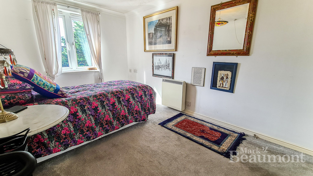 1 bed apartment for sale in Whitburn Road, London 5
