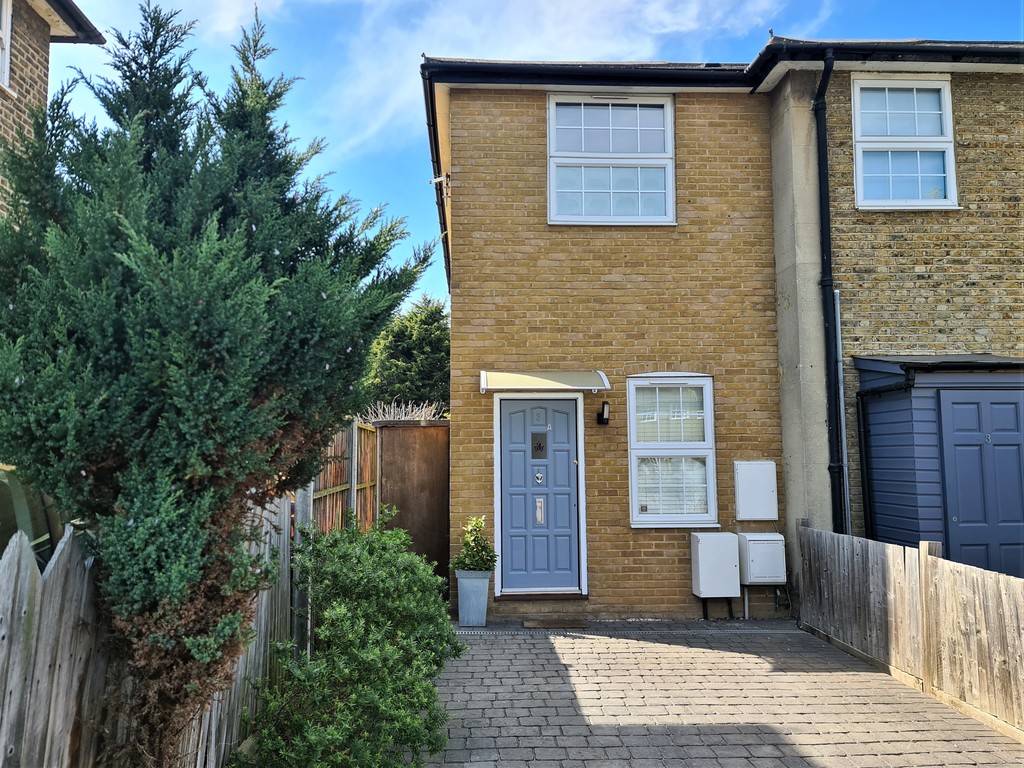 2 bed end of terrace house for sale in Romborough Gardens, Lewisham 3