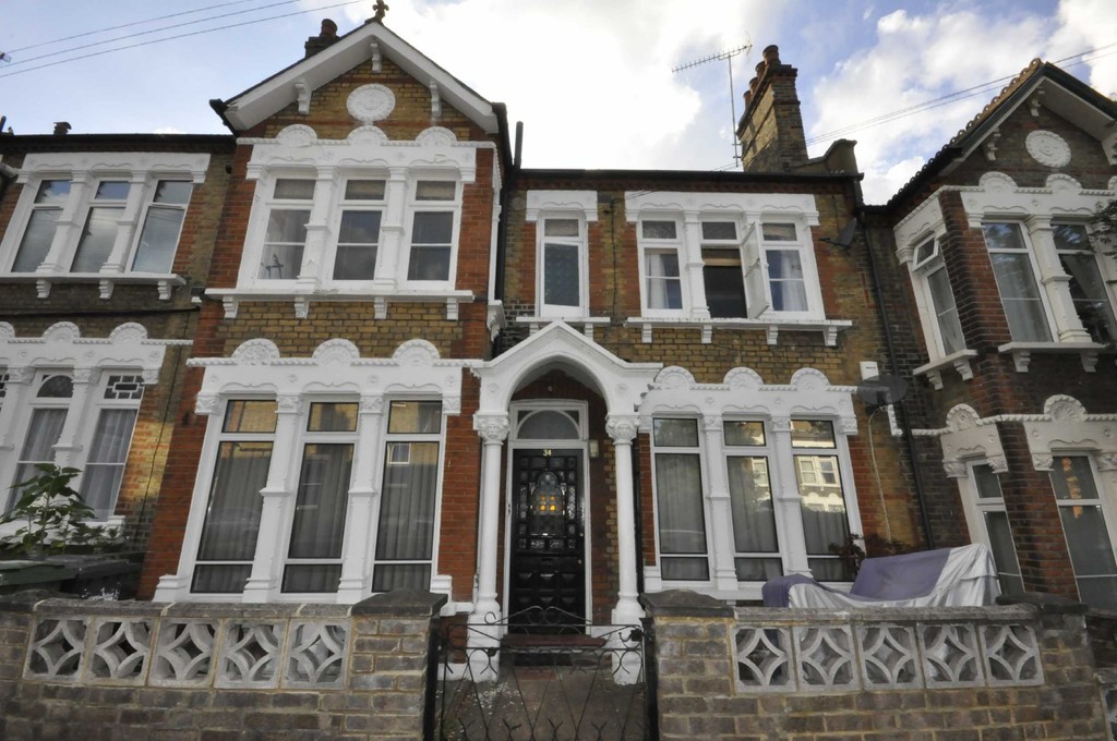 2 bed flat for sale in Shell Road, Lewisham - Property Image 1