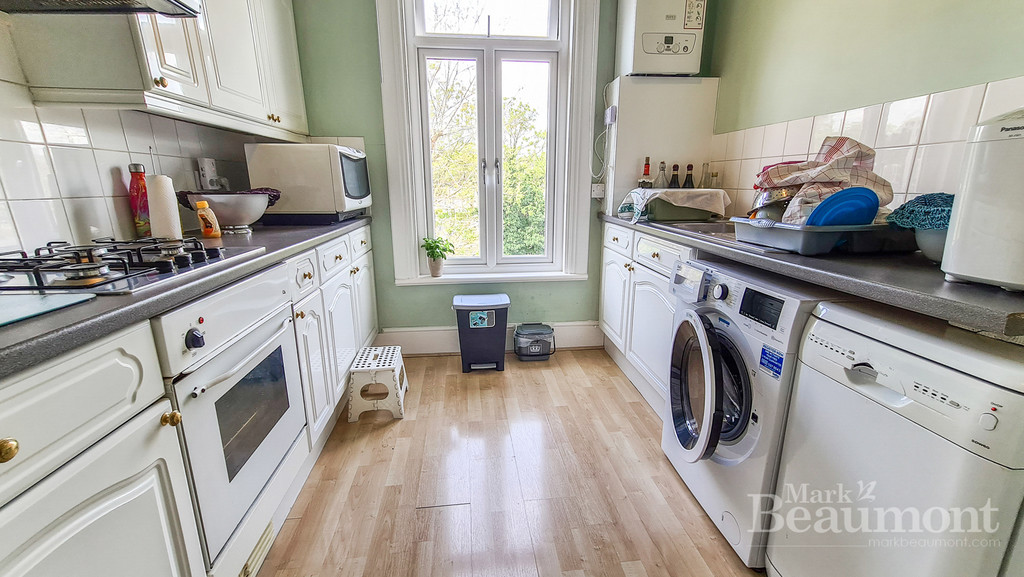 2 bed flat for sale in Shell Road, Lewisham 2