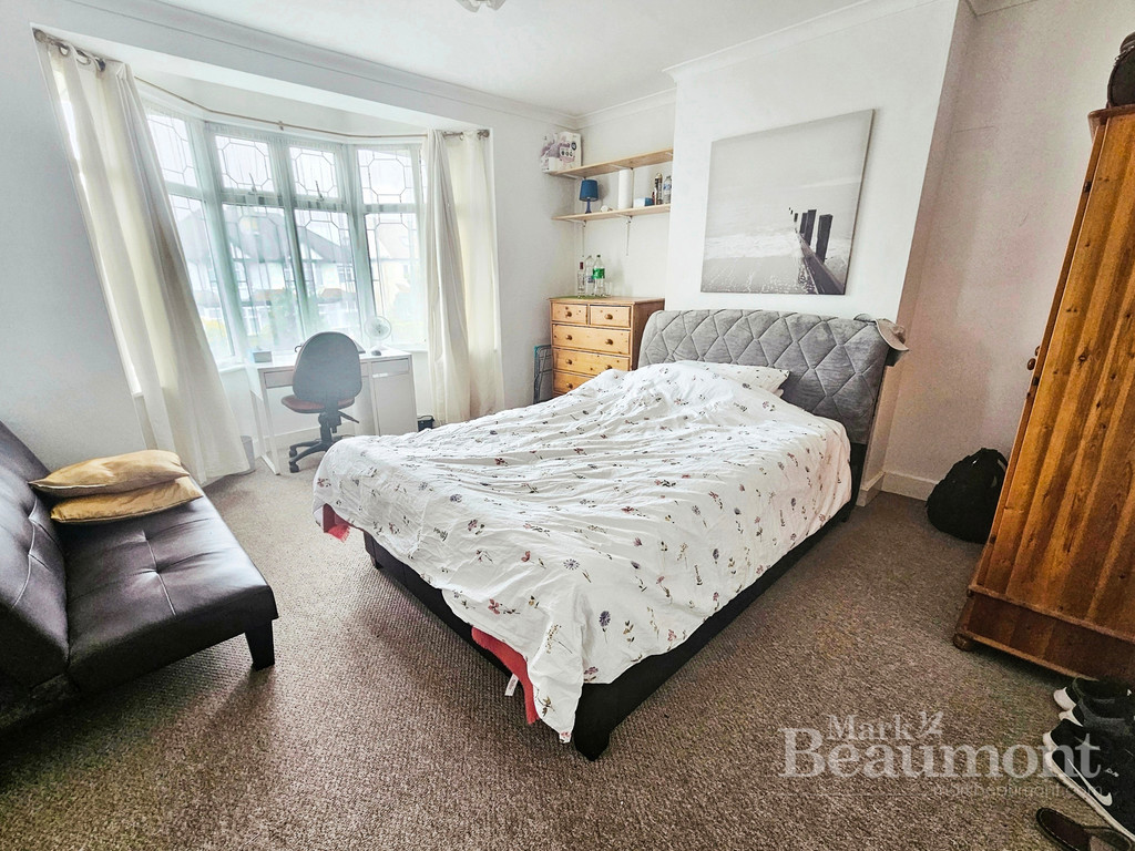 6 bed semi-detached house for sale in College Park Close, London  - Property Image 3