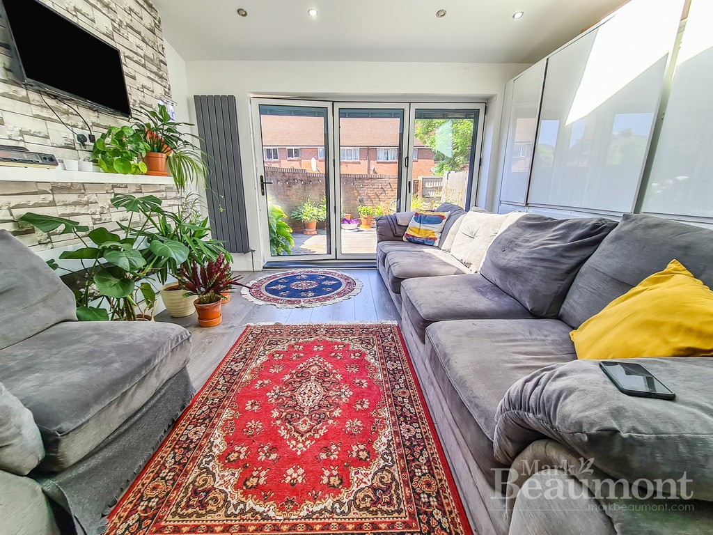 4 bed end of terrace house for sale in Radnor Road, London 13