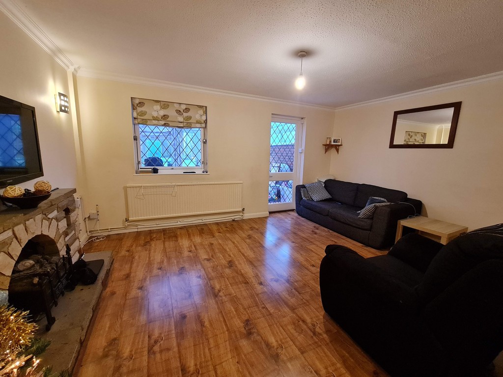 3 bed terraced house for sale in Duddington Close, London  - Property Image 7