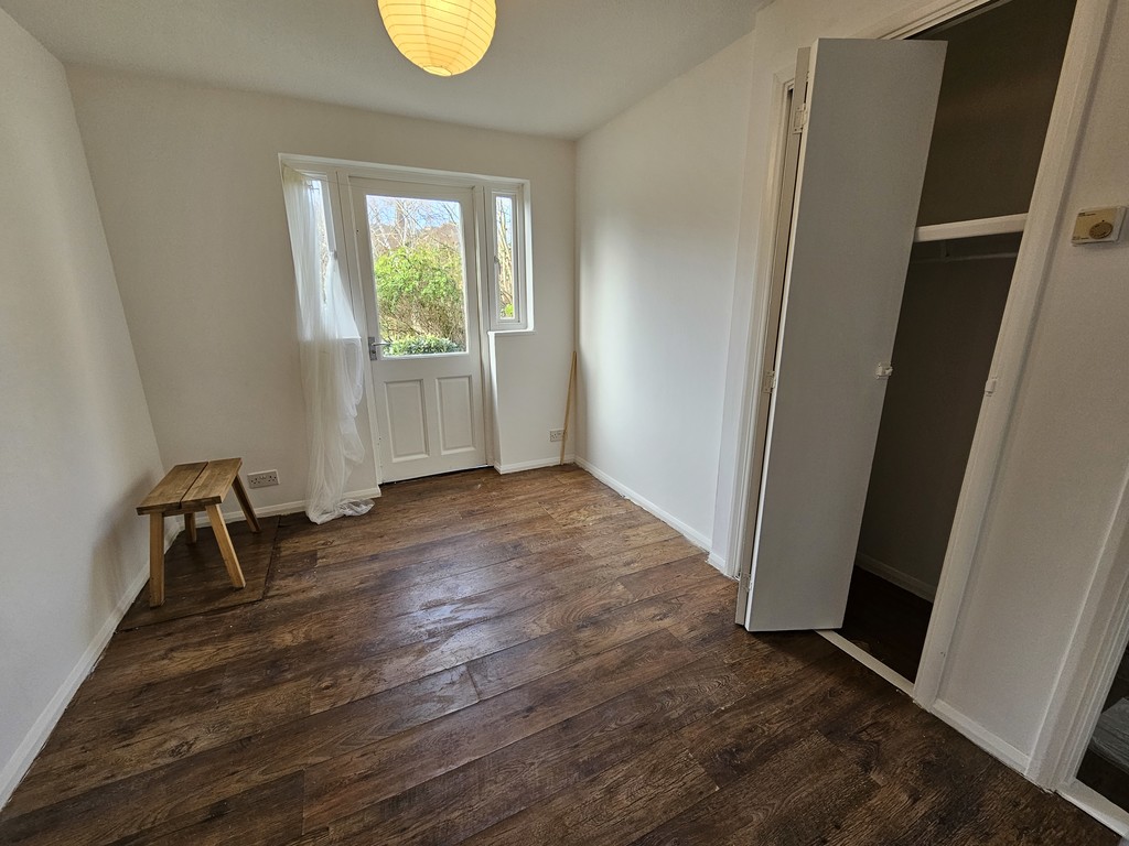 1 bed apartment for sale in Longbridge Way, London 5