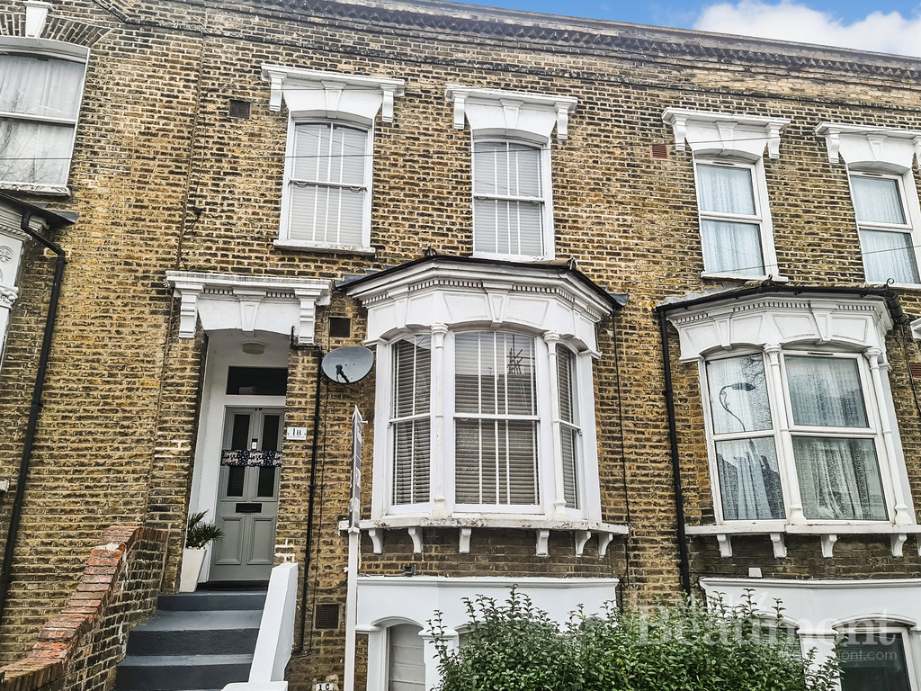 1 bed ground floor flat for sale in Casella Road, London 2