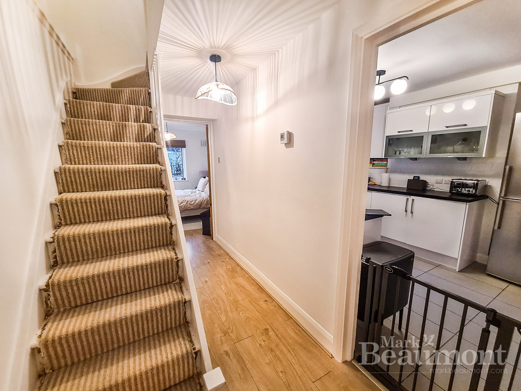 1 bed ground floor flat for sale in Casella Road, London 4