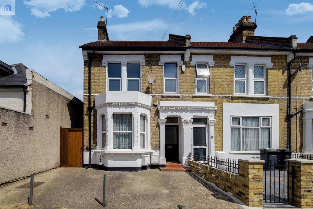 1 bed ground floor flat for sale in Ringstead Road, London  - Property Image 1