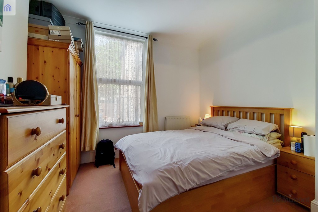 1 bed ground floor flat for sale in Ringstead Road, London 4