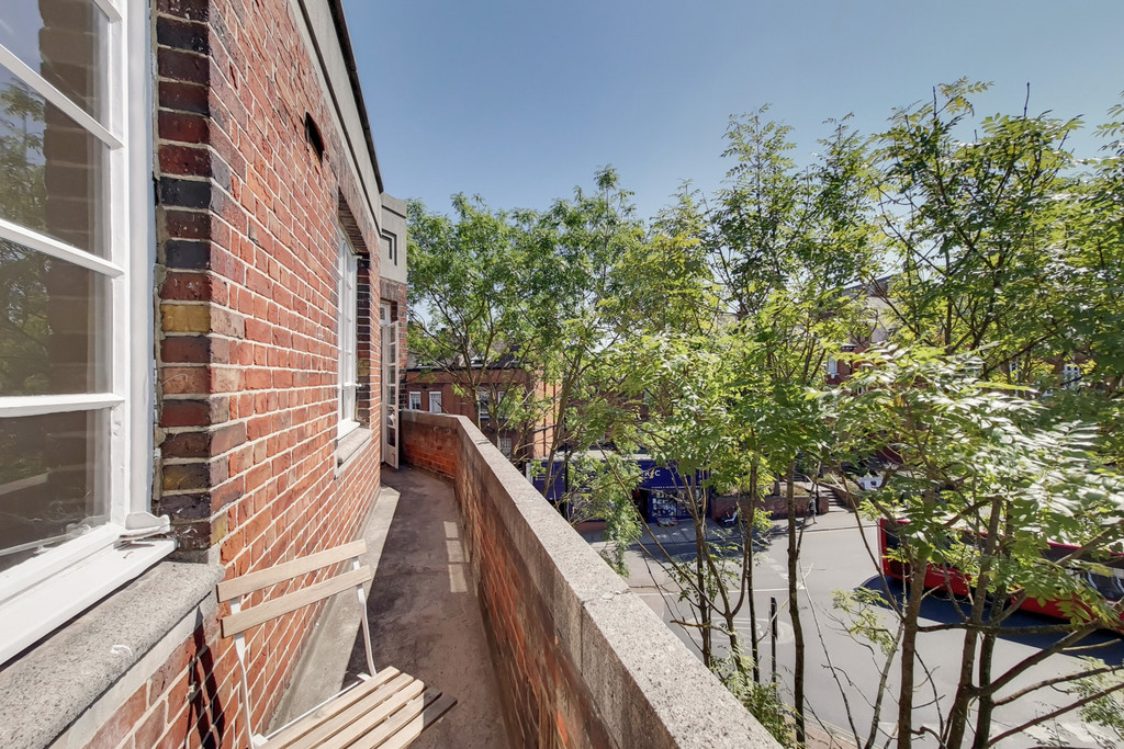Three bedroom balcony flat, located in the heart of Blackheath Village.  Absolutely beautiful and must be seen. #AskBeaumont