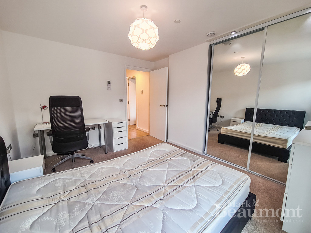 1 bed apartment for sale in Jubilee Heights, London 10