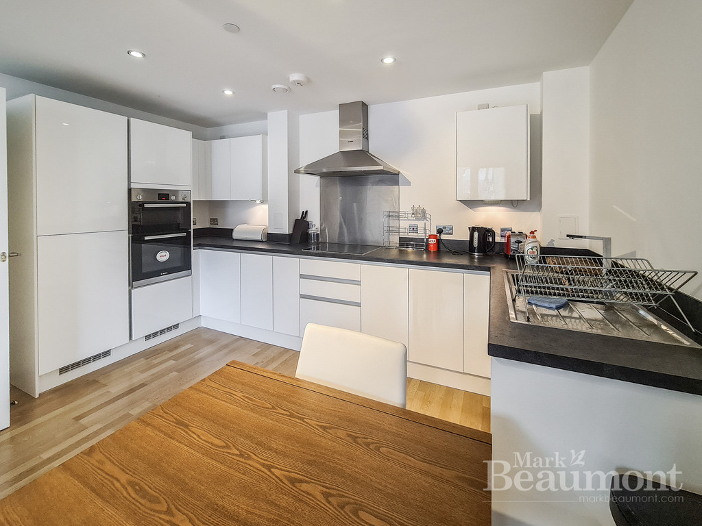 1 bed apartment for sale in Jubilee Heights, London  - Property Image 6