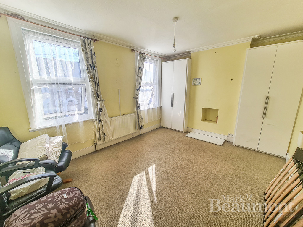 2 bed terraced house for sale in Bradgate Road, Catford 2