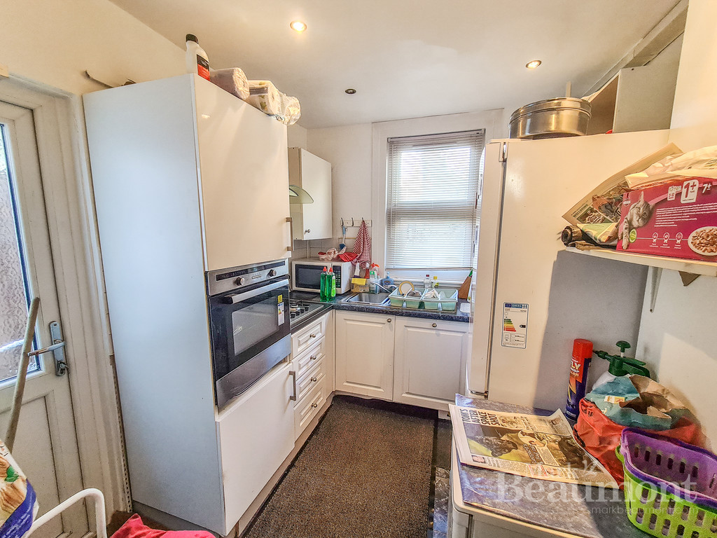 2 bed terraced house for sale in Bradgate Road, Catford 3