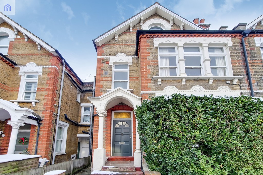 5 bed terraced house for sale in Halesworth Road, London - Property Image 1