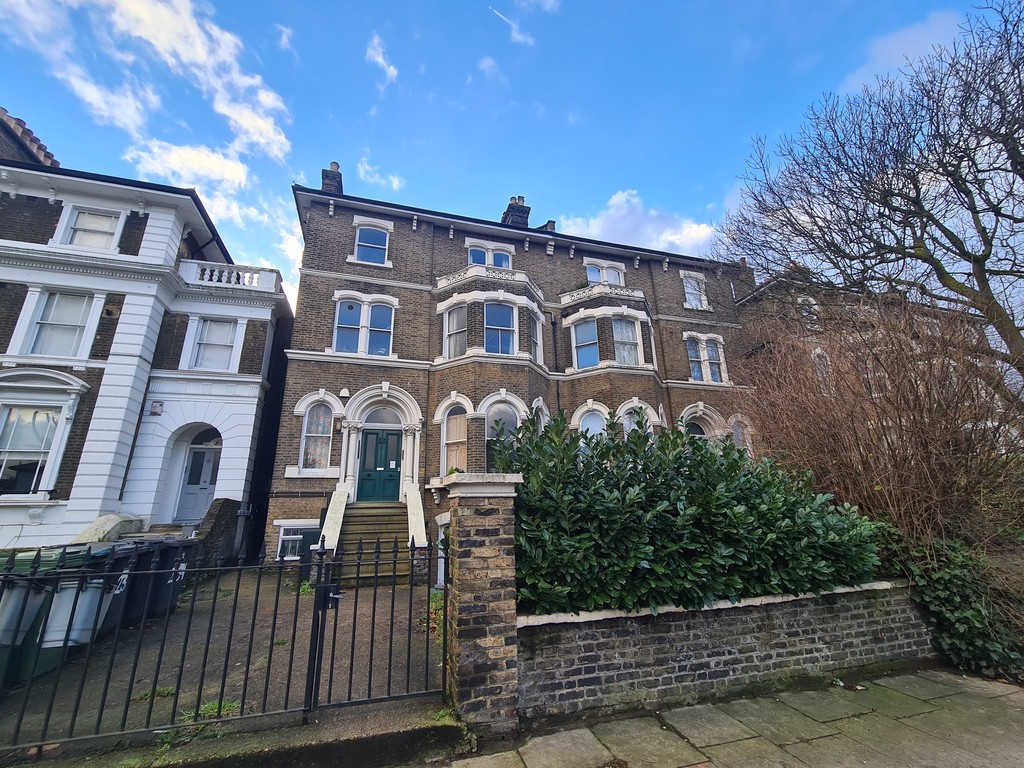 For sale is this ground floor garden flat. Private entrance. South facing garden/deck. Located at the quiet, back of the building ideal for St. Johns, Brockley and Hillyfields. Extended lease, leaseholders with right to manage, reducing service charges.