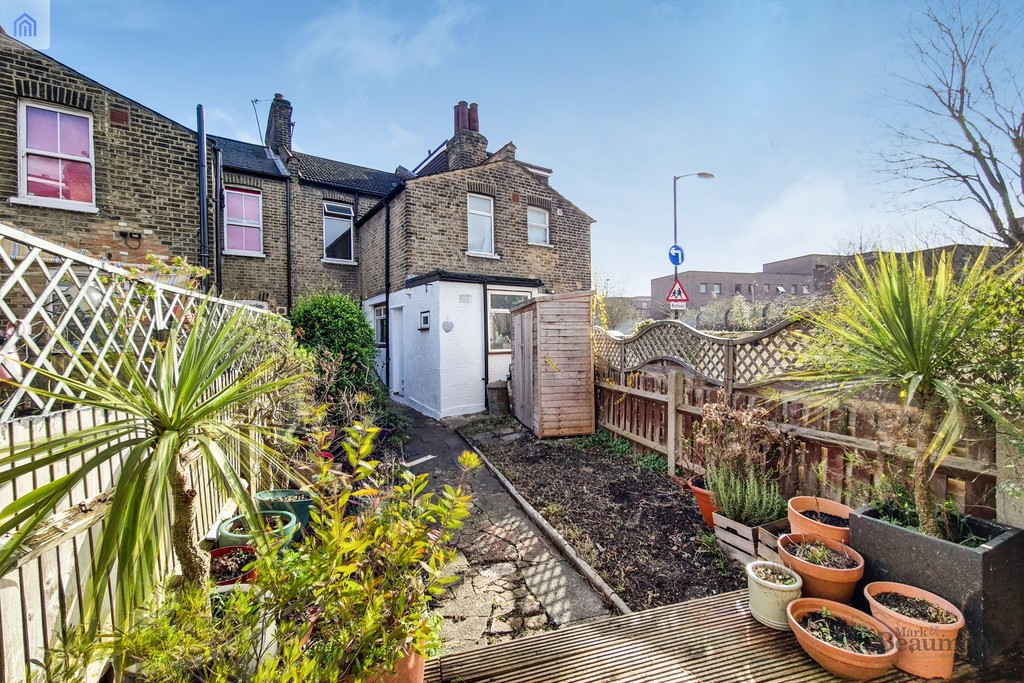 3 bed terraced house for sale in Bradgate Road, London  - Property Image 3