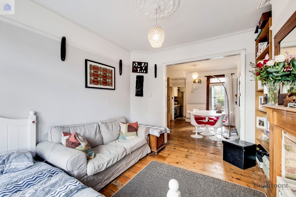 3 bed terraced house for sale in Bradgate Road, London 4