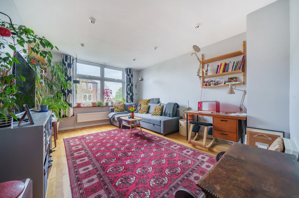 4 bed town house for sale in College Park Close, London 1