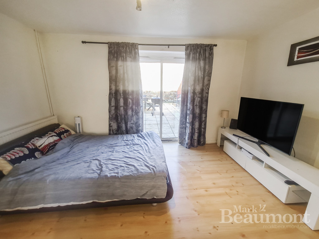 3 bed terraced house for sale in Cordwell Road, Lewisham 8