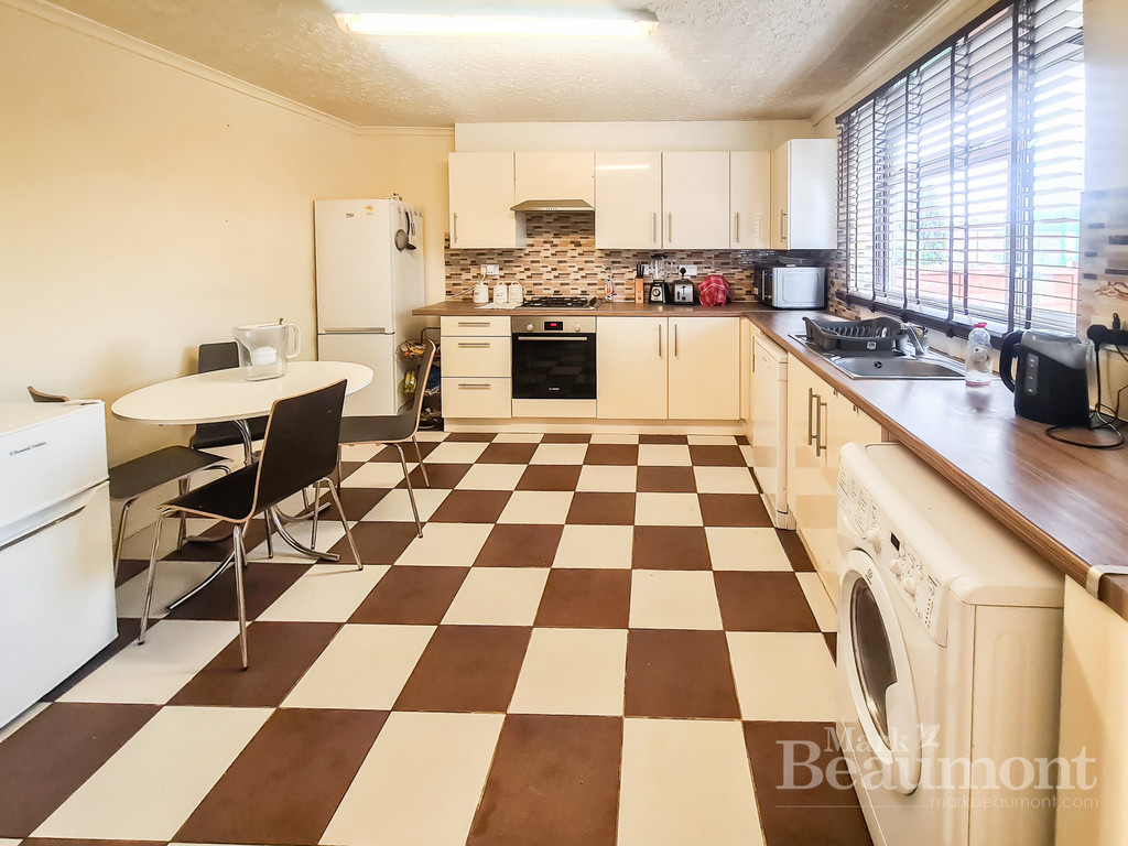 3 bed terraced house for sale in Cordwell Road, Lewisham 3