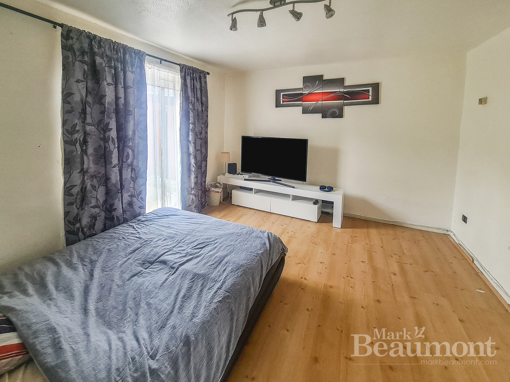 3 bed terraced house for sale in Cordwell Road, Lewisham 6