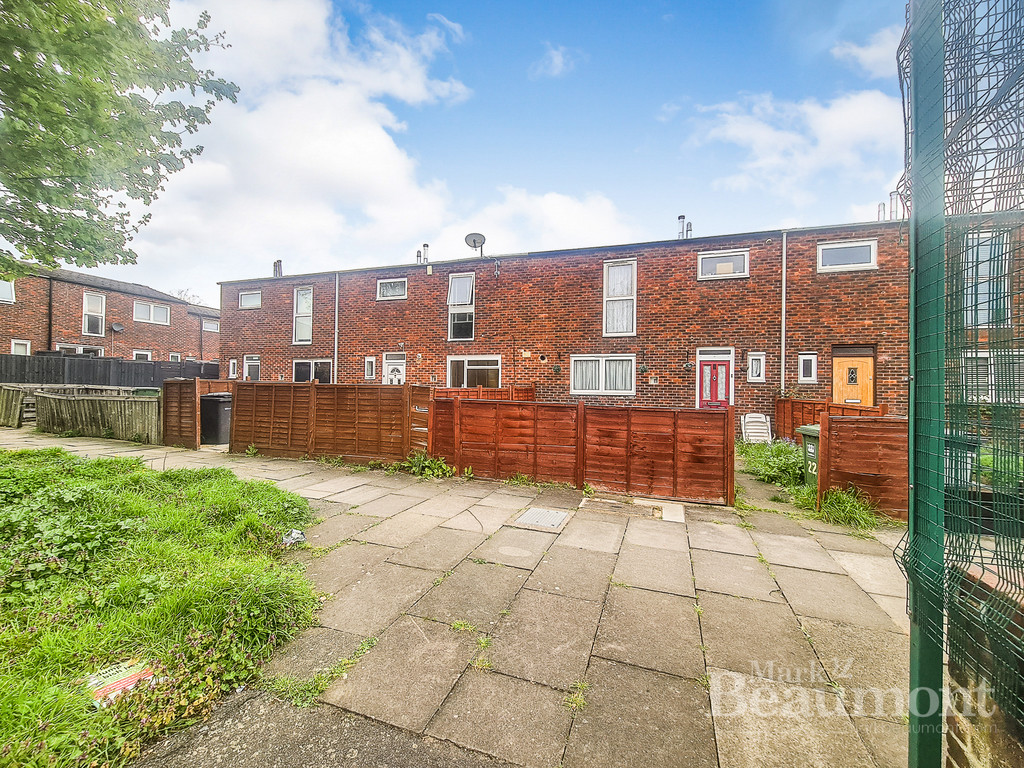 3 bed terraced house for sale in Cordwell Road, Lewisham - Property Image 1
