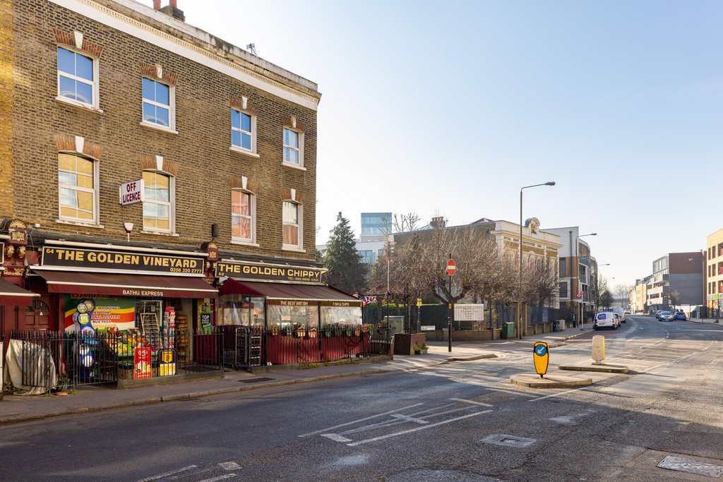 4 bed terraced house for sale in Greenwich High Road, London 40
