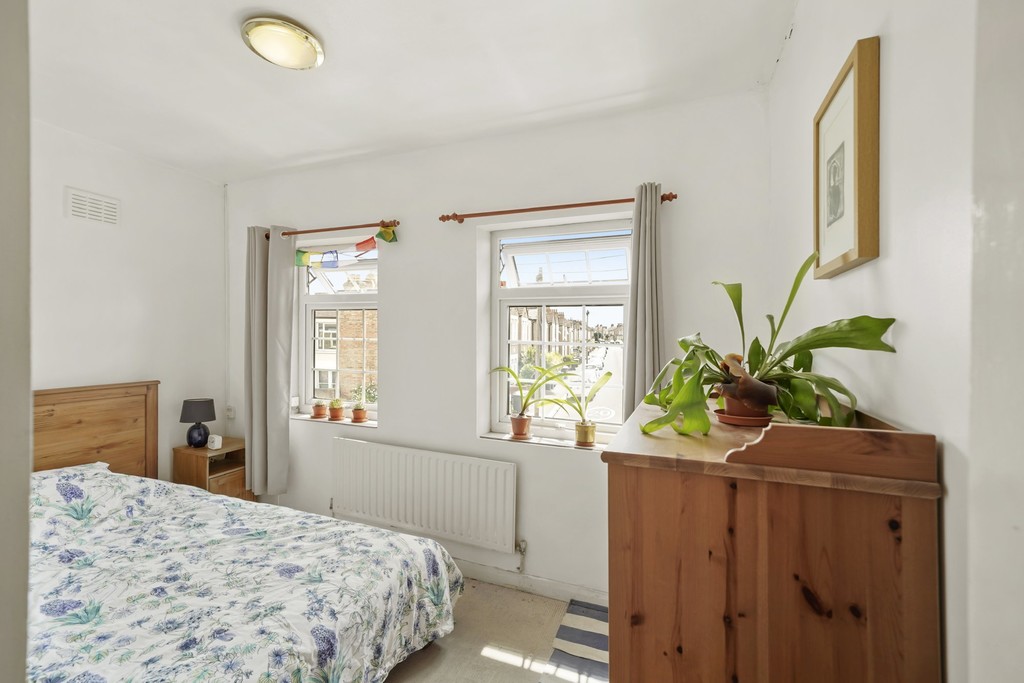 2 bed semi-detached house for sale in Rutland Walk, London  - Property Image 7